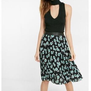 Express Black Floral Pleated Skirt Women’s Size Small